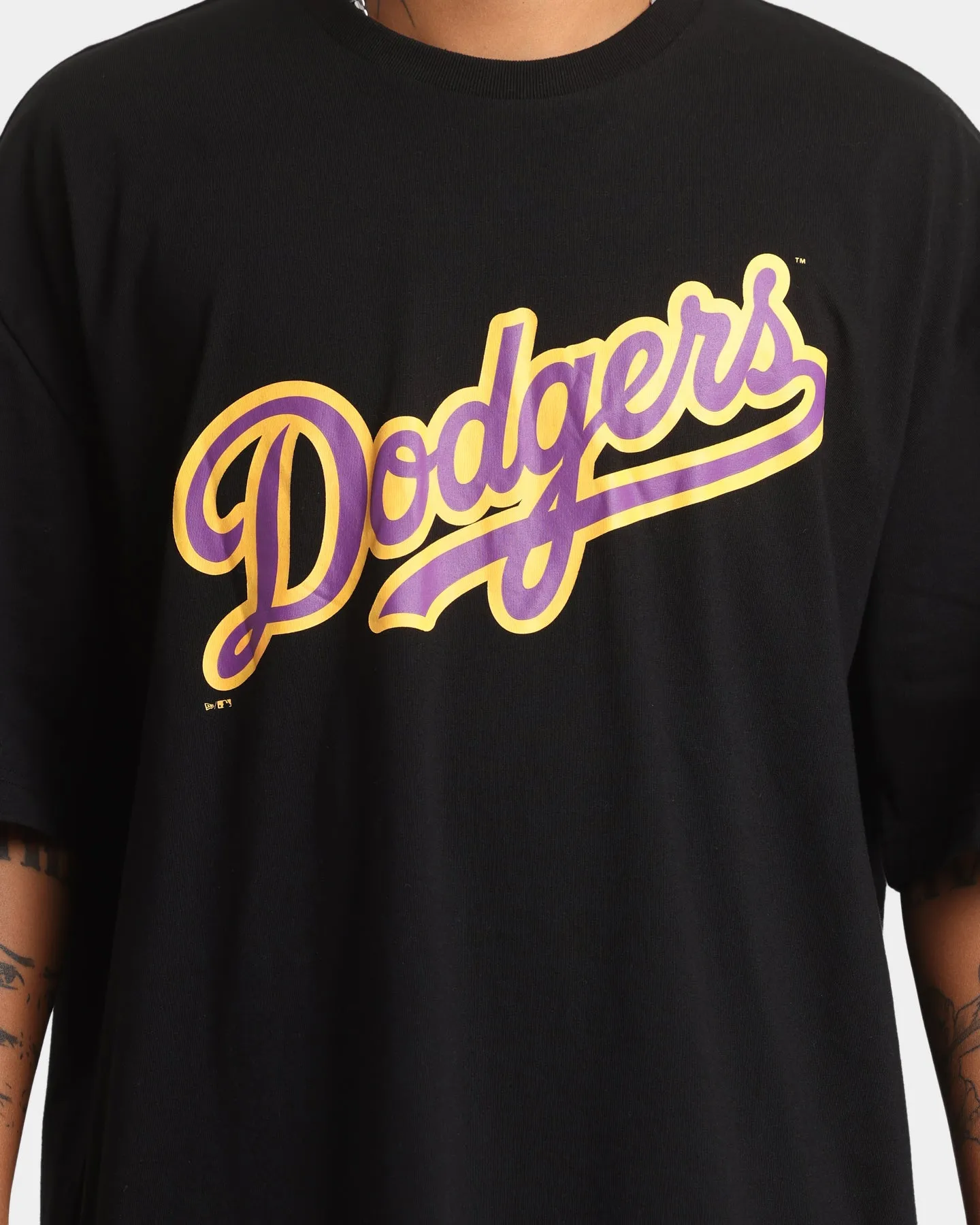 New Era Los Angeles Dodgers Oversized Crossover Script T-Shirt Black